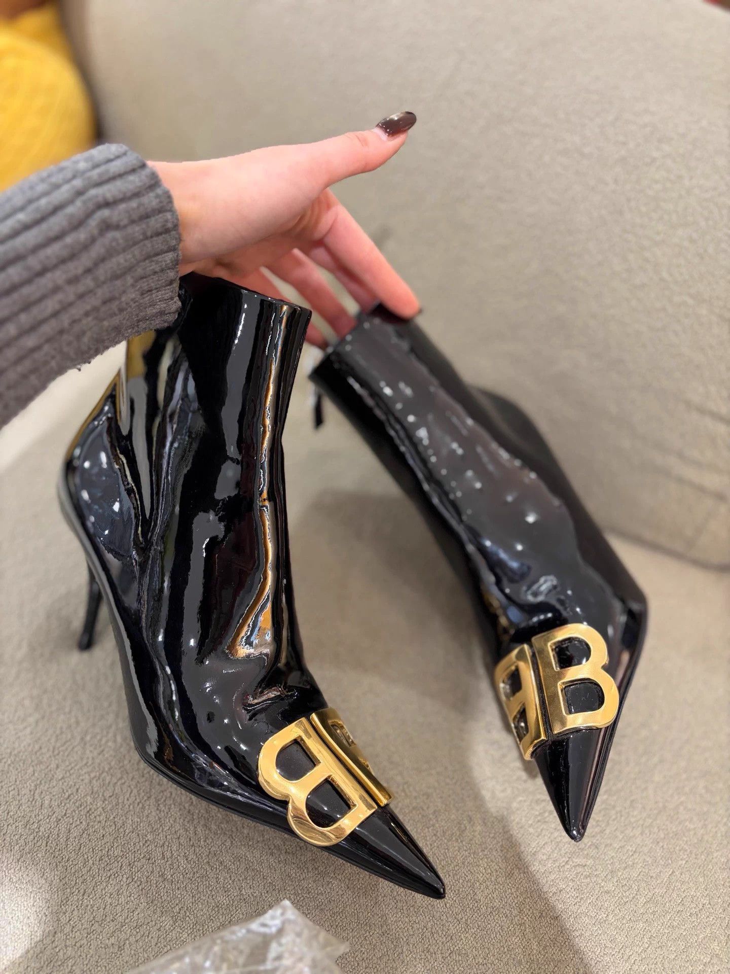Balenciaga Balenciaga BB patent pointed black gold ankle boots 36.5 Size US 5.5 / IT 35.5 - 3 Thumbnail