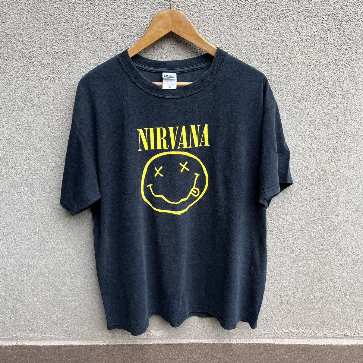 Band Tees Vintage 00s NIRVANA band tee smiley Size US L / EU 52-54 / 3 - 1 Thumbnail