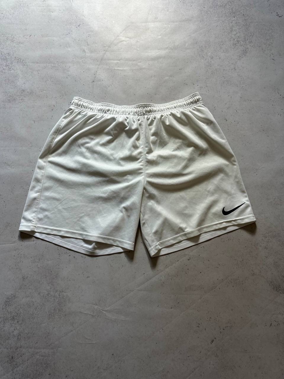 Nike × Vintage Vintage Nike Swoosh Nylon Shorts Y2K Sportwear L Size US 34 / EU 50 - 1 Thumbnail