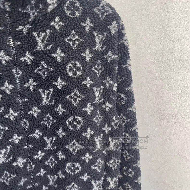 Louis Vuitton Louis Vuitton Three flower full print teddy jacket Size US M / EU 48-50 / 2 - 3 Thumbnail