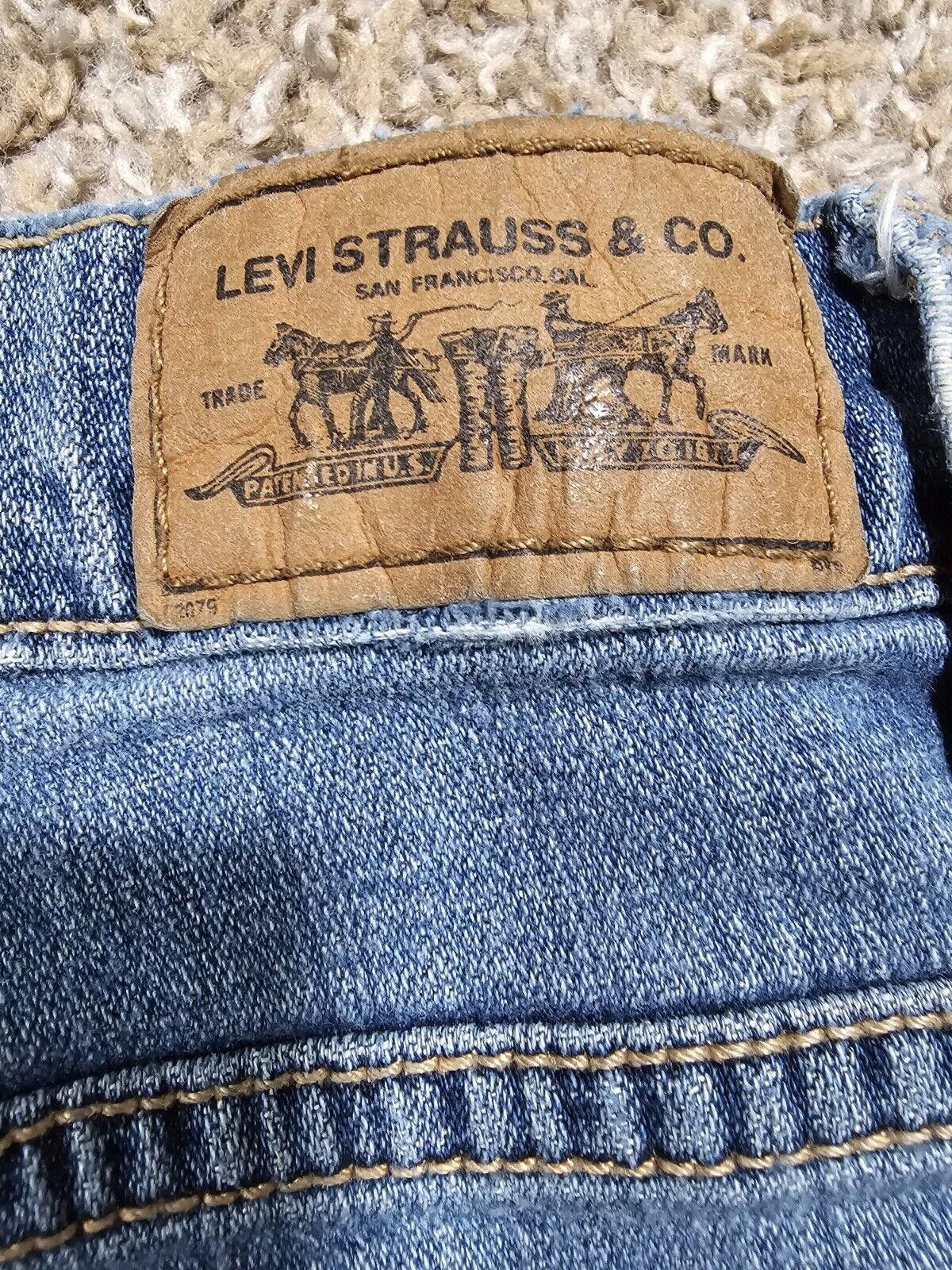 Levi's LEVI'S 515 Bermuda Womens Short size 10 Light Wash Denim Size 32" / US 10 / IT 46 - 9 Thumbnail