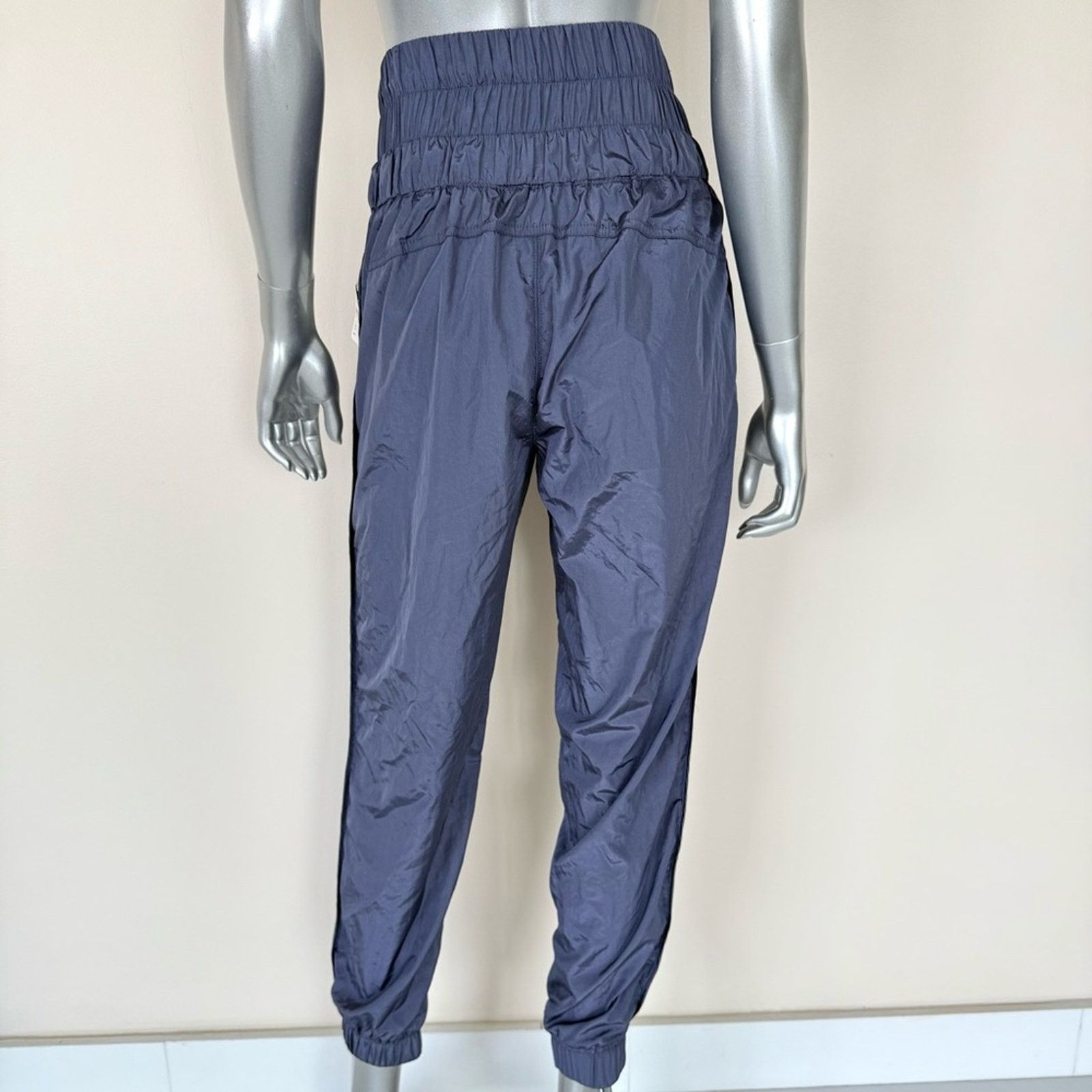 Free People NWT!!! Free People women pants size XS Retail 60$ Size 27" / US 4 / IT 40 - 4 Thumbnail