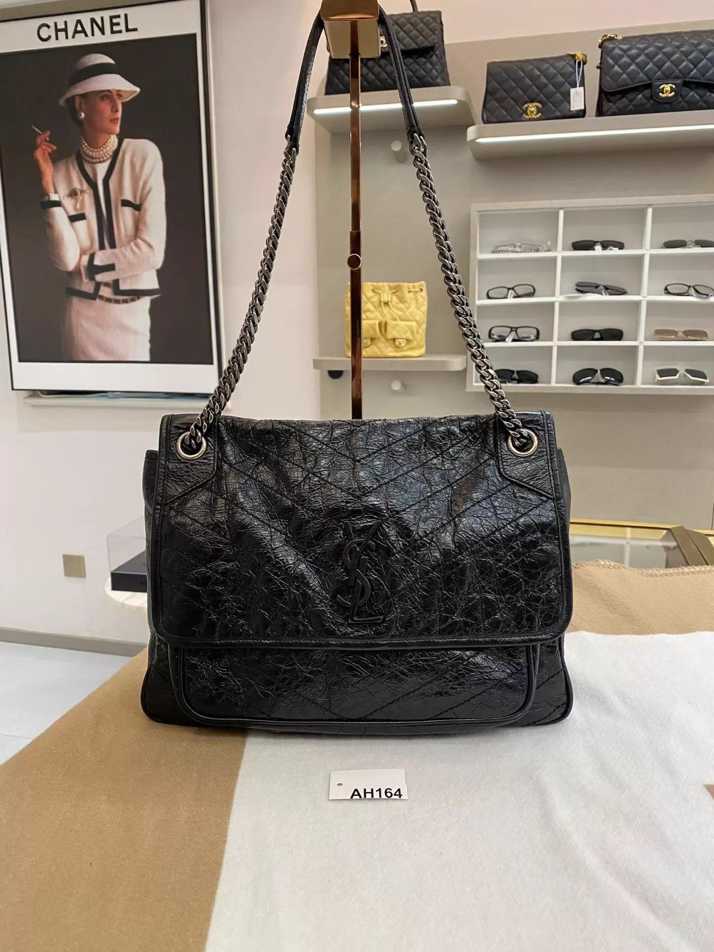 Yves Saint Laurent YSL Niki,Black/Silver Crumpled Calfskin, Distressed Hardware Size ONE SIZE - 1 Thumbnail