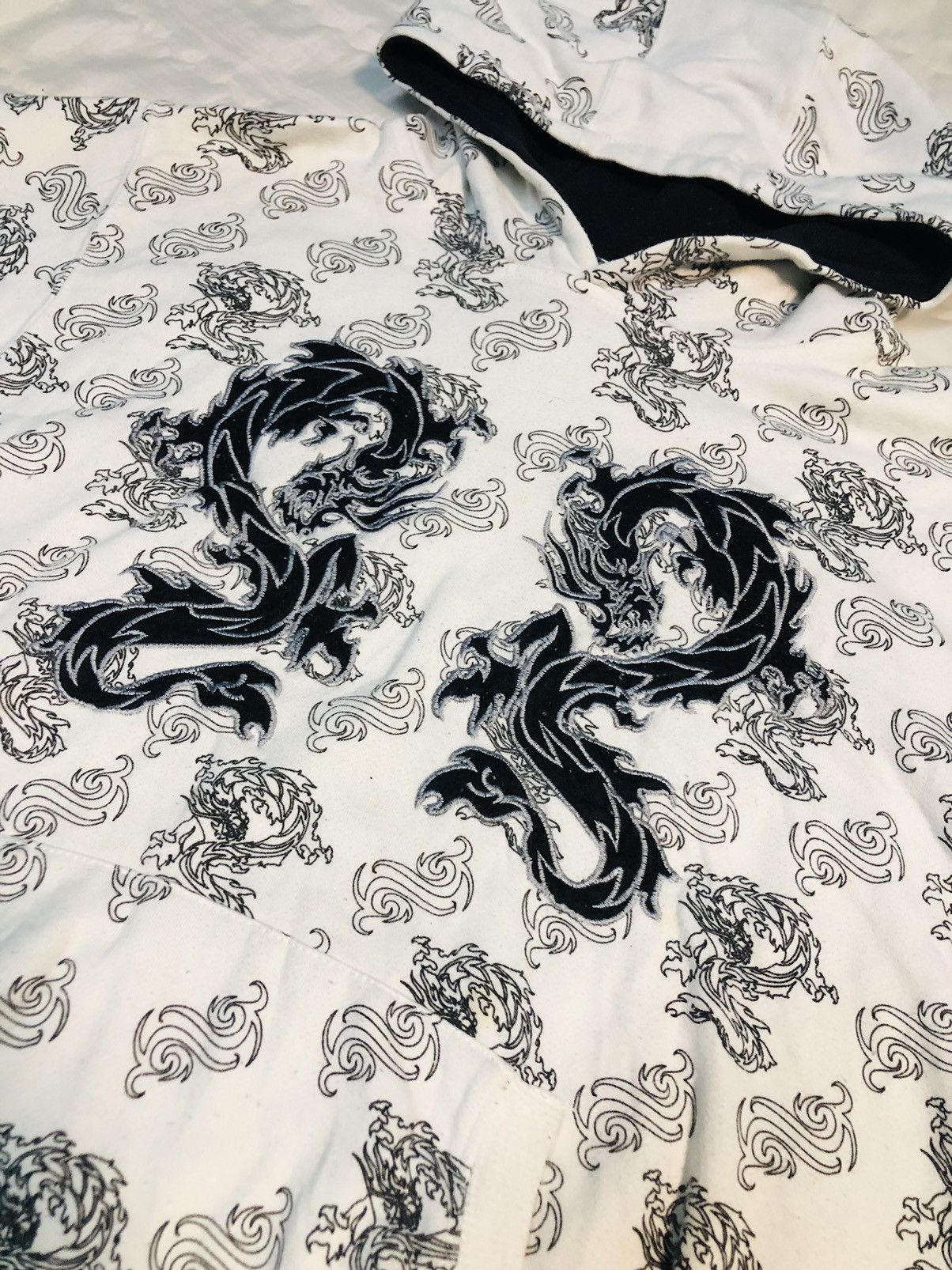 Japanese Brand Silver Point Dragon Design Hoodie (4) Size US M / EU 48-50 / 2 - 3 Thumbnail