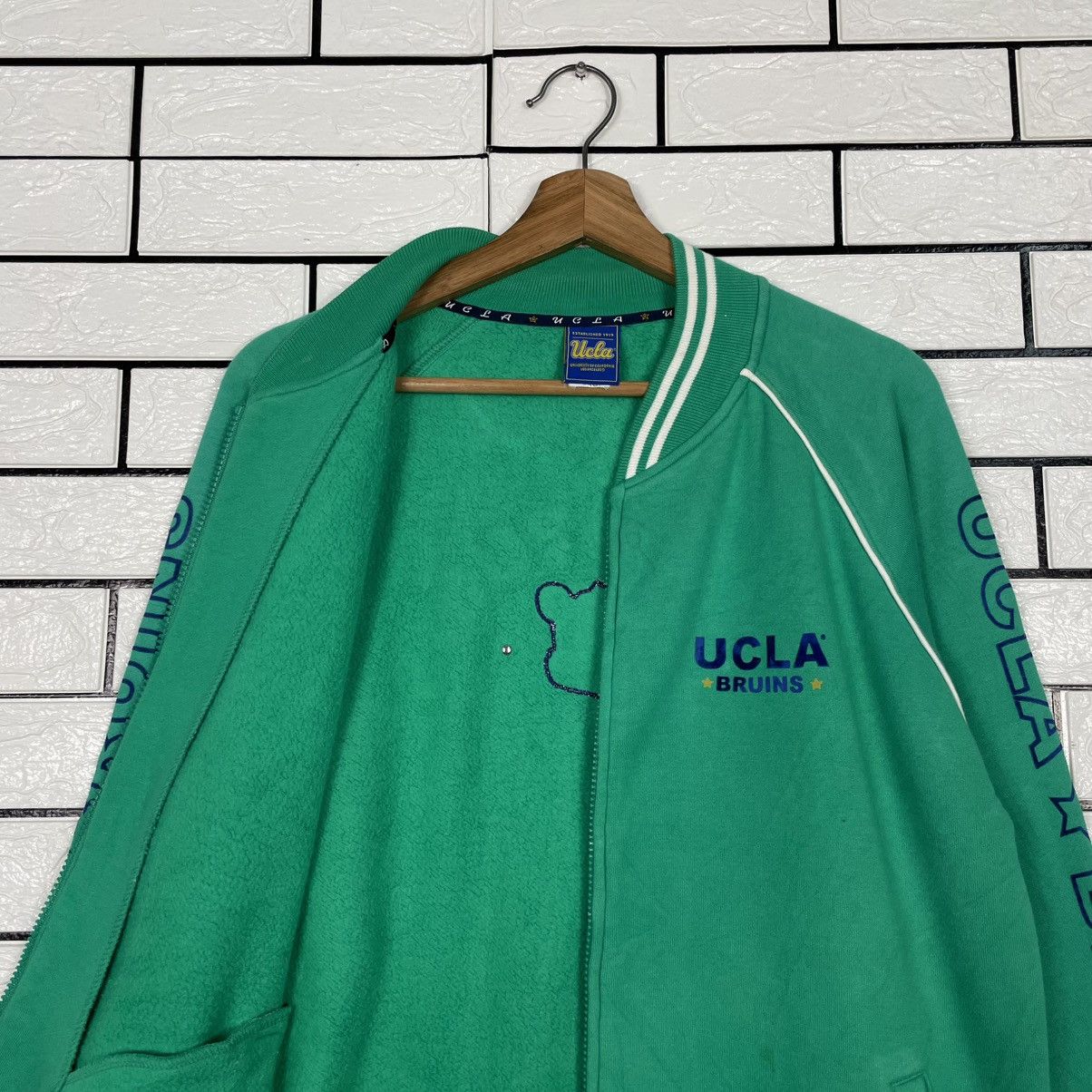 Other UCLA Bruins Zipper Sweater Jacket Size US L / EU 52-54 / 3 - 10 Thumbnail