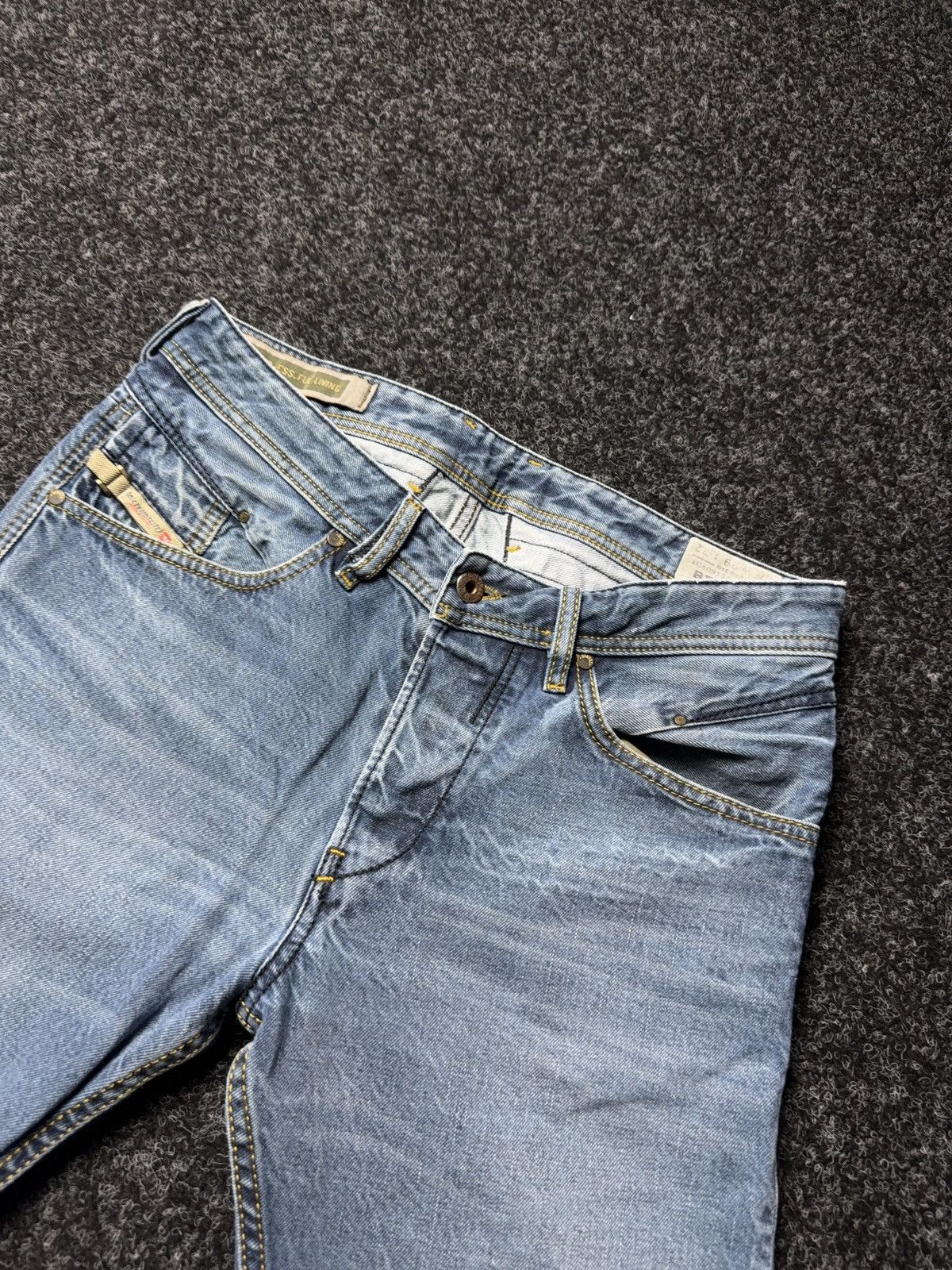 Diesel Luxury 00s Y2K Diesel Belther Straight Punk Rock Denim Jeans Size US 29 - 8 Thumbnail