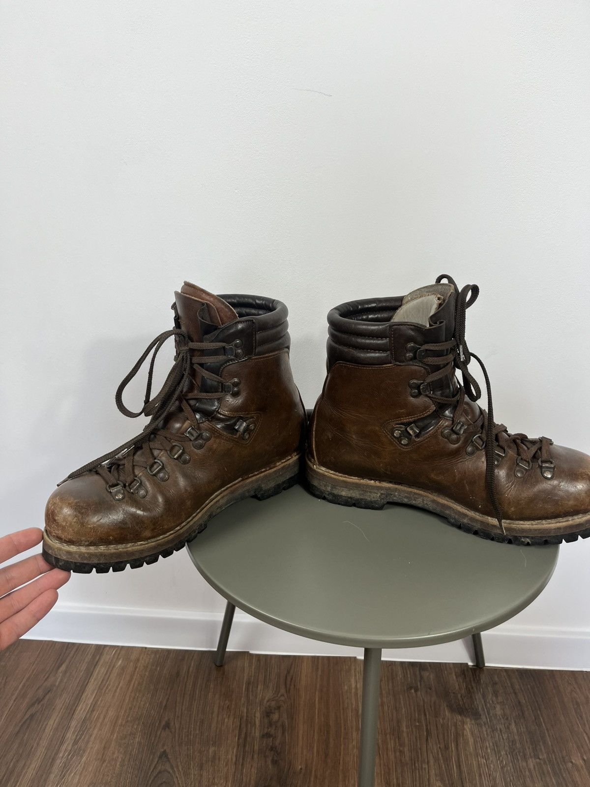 Other Meindl Men’s Leather Hiking Boots 9 Heavy Duty Vibram Sole Size US 9 / EU 42 - 11 Thumbnail