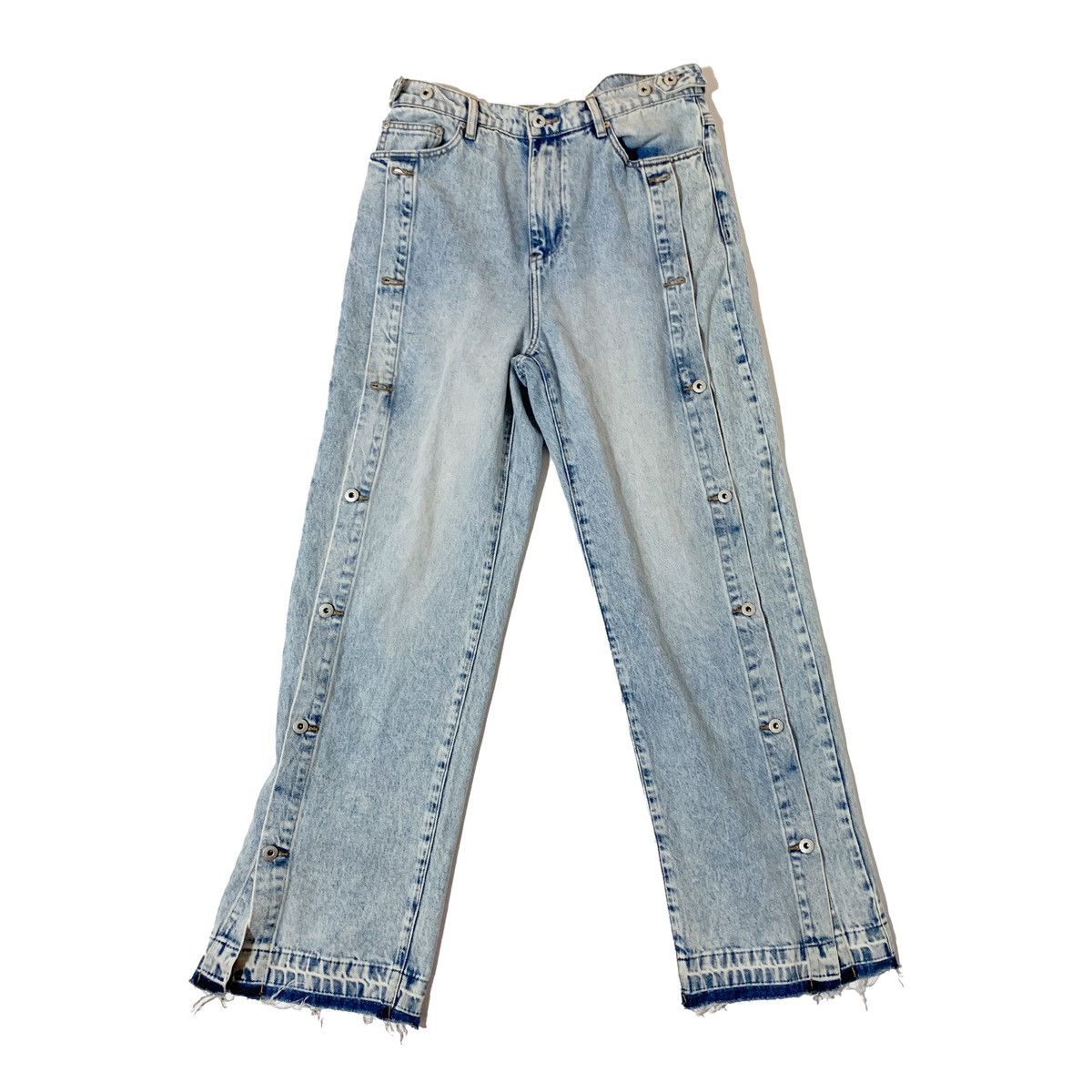 Feng Chen Wang Feng Chen Wang button side jeans in light wash blue Size US 34 / EU 50 - 1 Thumbnail