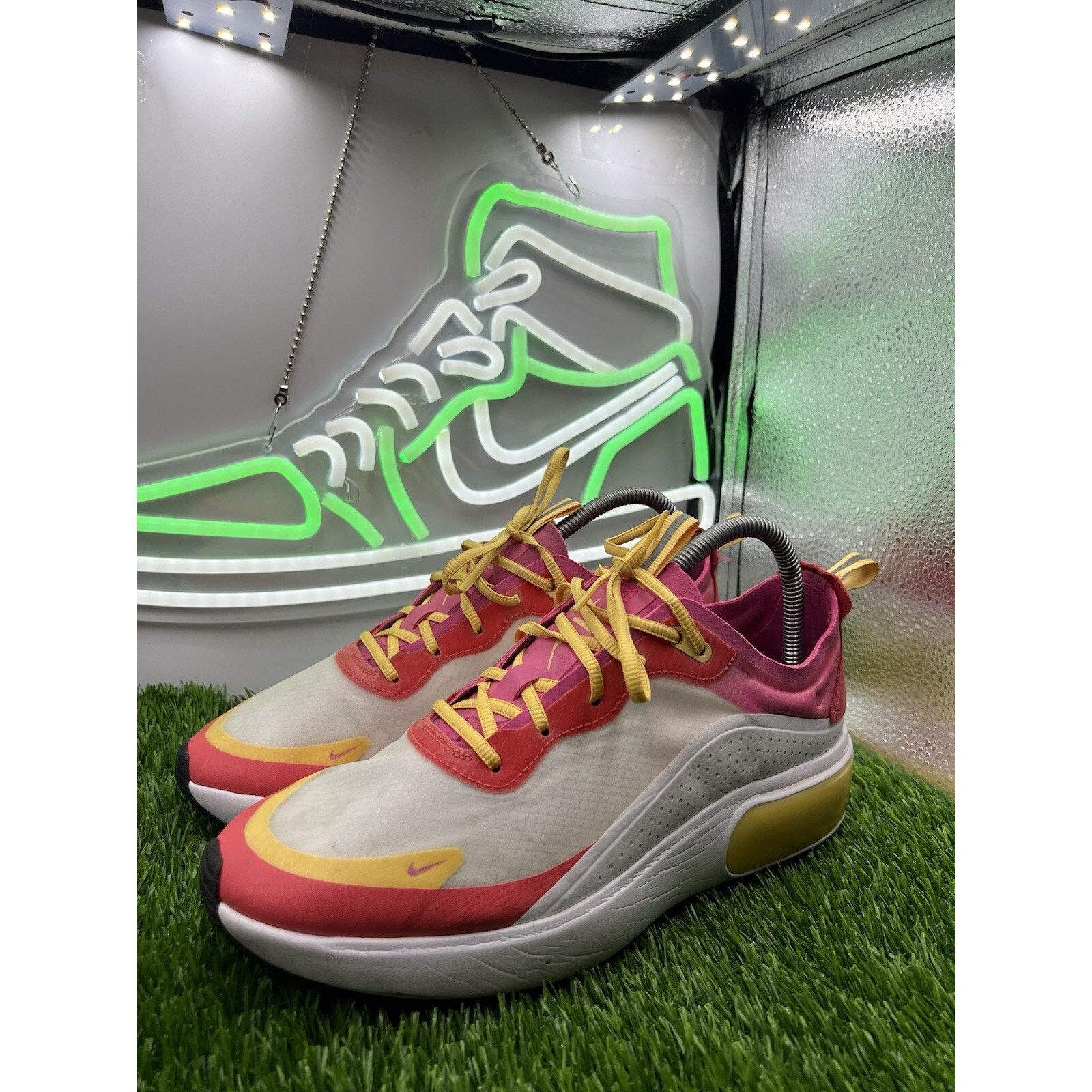 Nike Nike Womens Air Max Dia SE Sneakers Size 9 Size US 9 / IT 39 - 2 Thumbnail