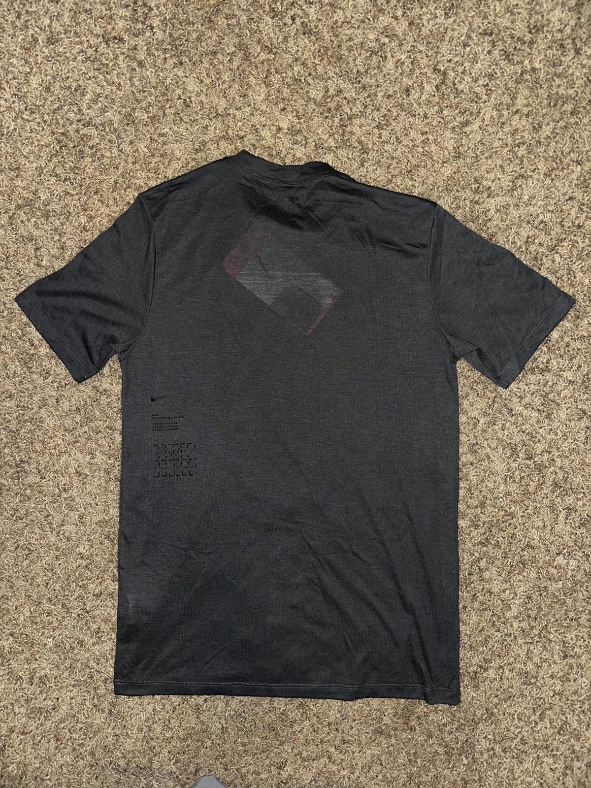 Nike Nike x MMW Men's Anthracite Short Sleeve Running Top Sample Size US M / EU 48-50 / 2 - 7 Thumbnail