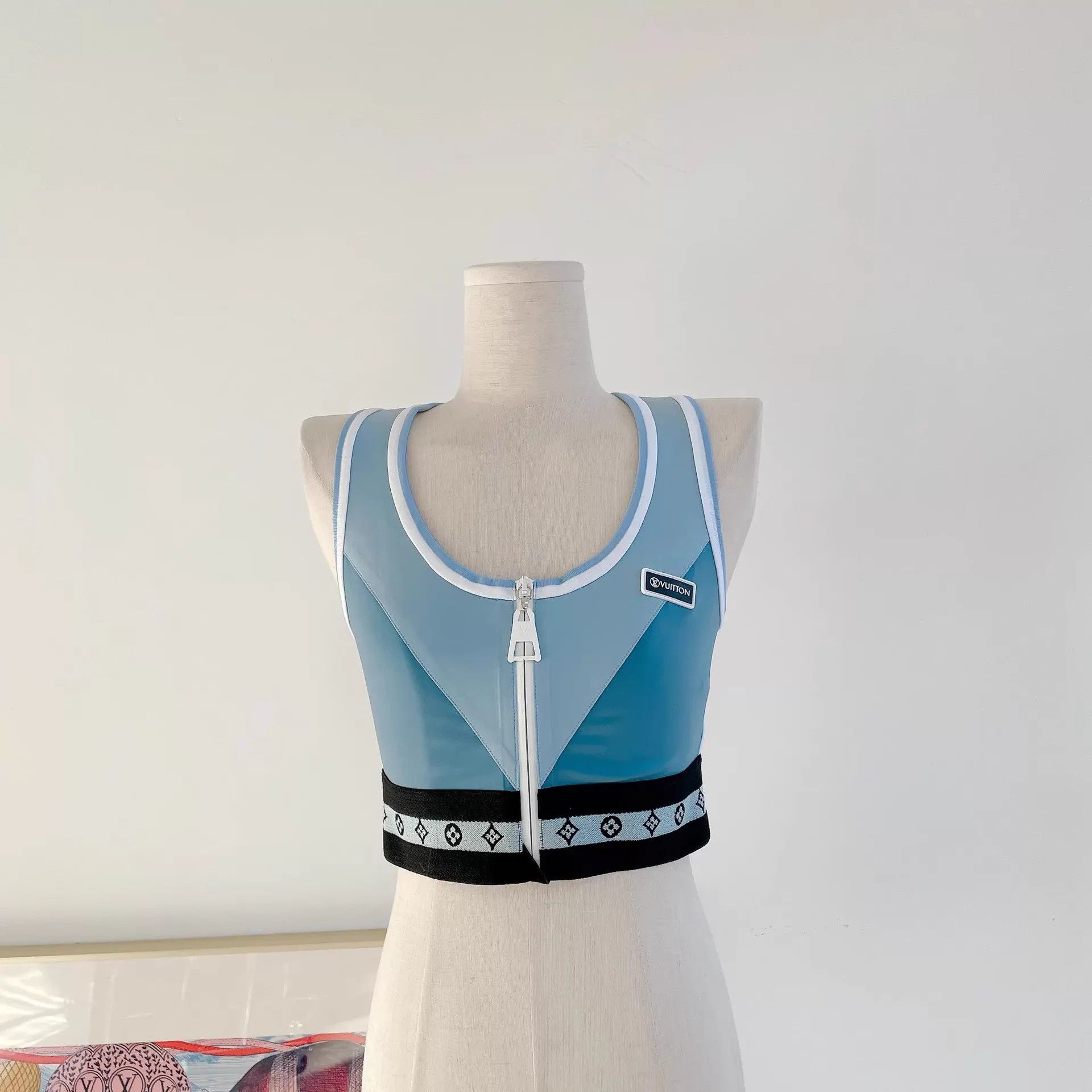 Louis Vuitton LOUIS VUITTON colorblock sport tank Women's 38 Size S / US 4 / IT 40 - 3 Thumbnail