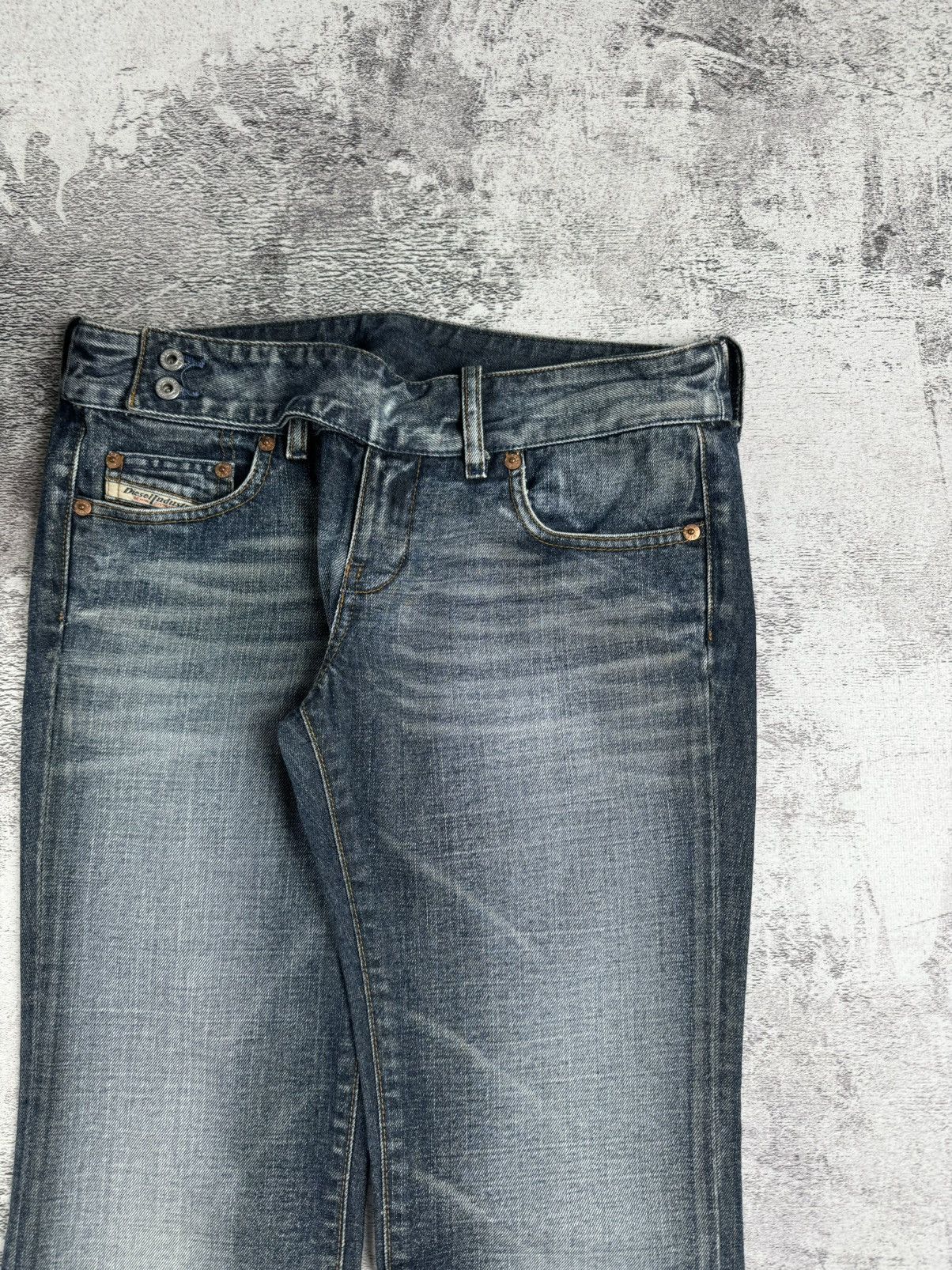Diesel Diesel Cherone Y2K Distressed Denim Straight Jeans Trousers Size 30" / US 8 / IT 44 - 9 Thumbnail