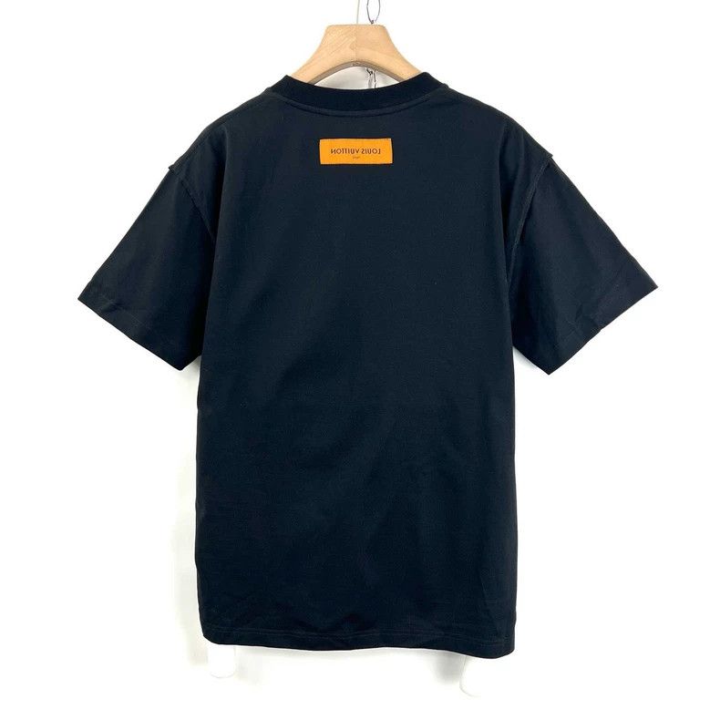Louis Vuitton Louis Vuitton Black chest embossed logo short sleeve Size US M / EU 48-50 / 2 - 3 Thumbnail