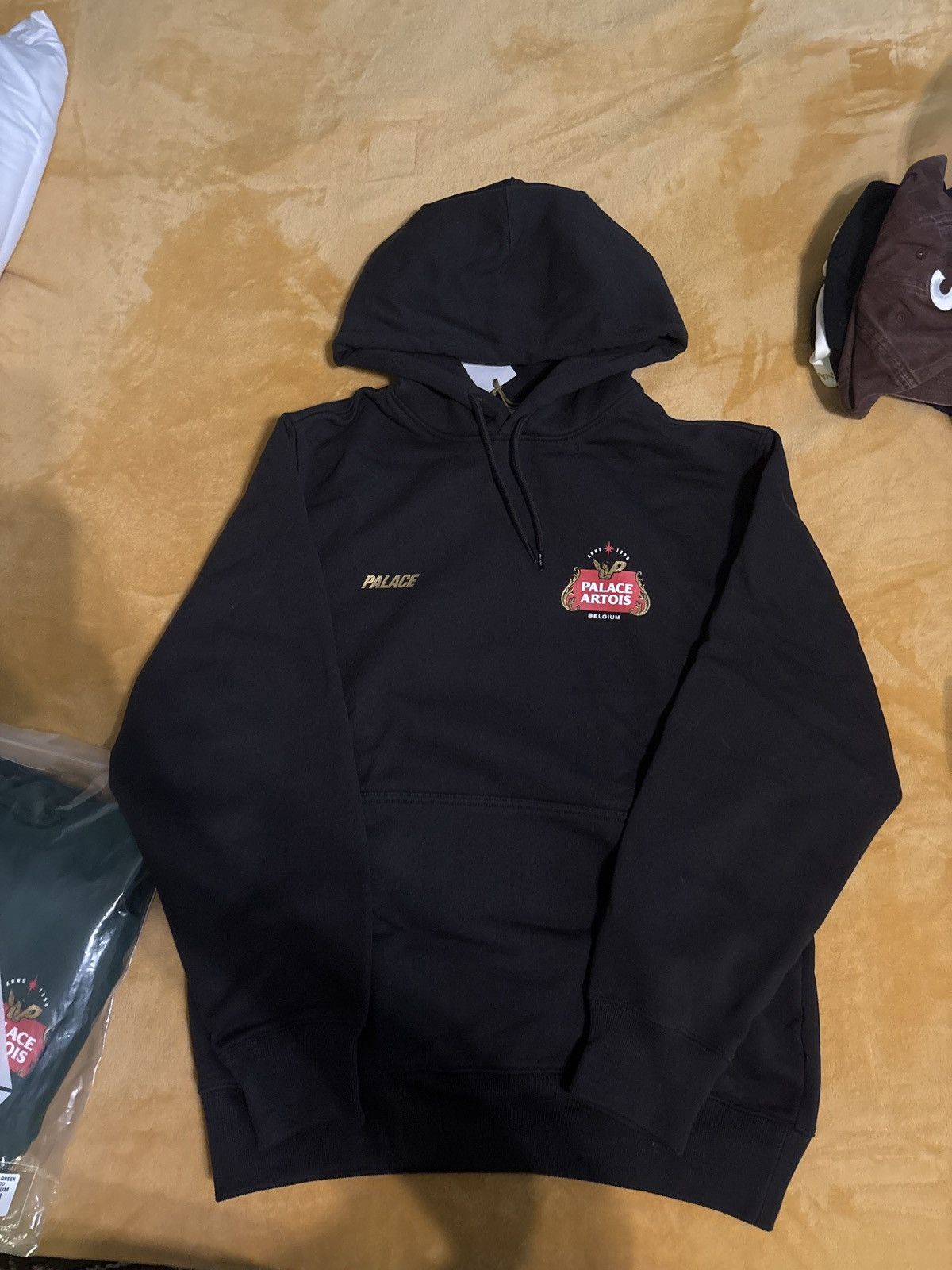 トップス PALACE x Stella Artois Hoodie Palace x Stella Artois Hood Bottle Green Men's - SS24 - US