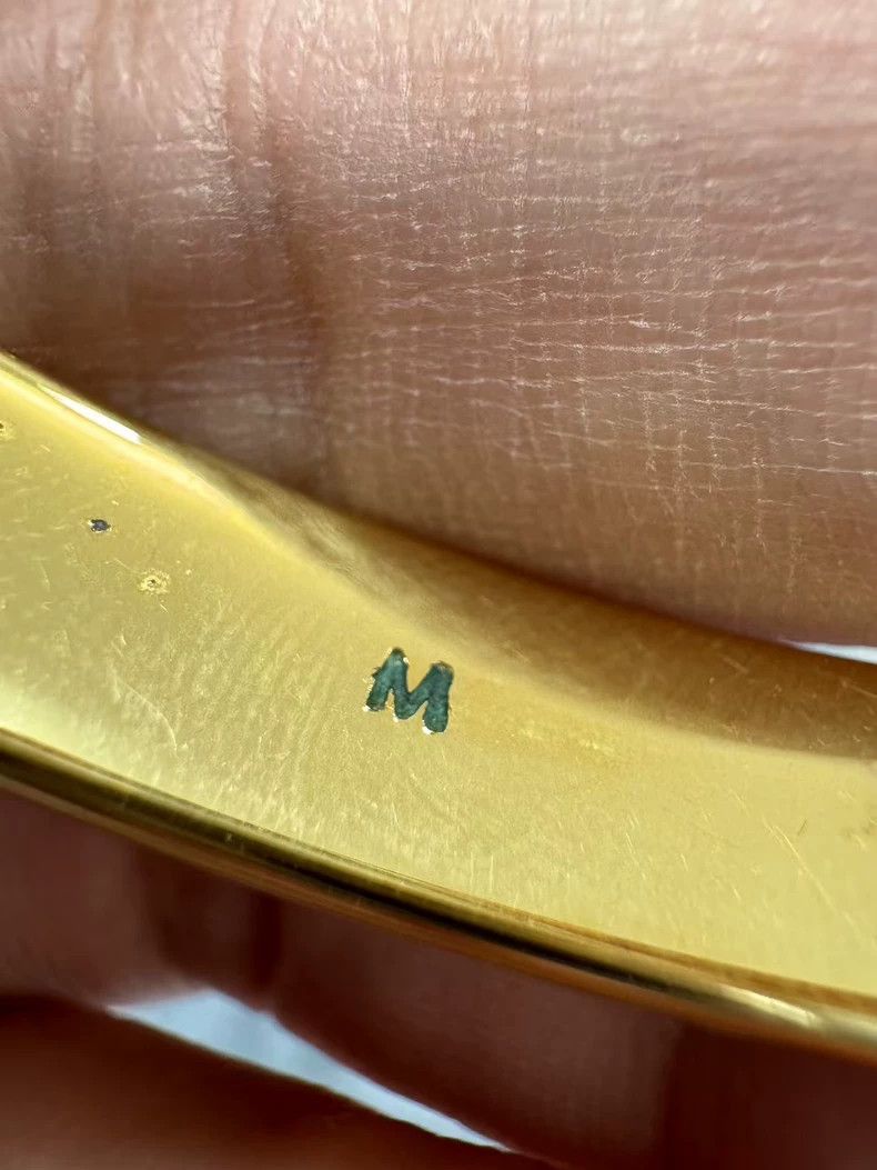 Louis Vuitton Louis Vuitton Full logo full print presbyopic gold bracele Size ONE SIZE - 6 Thumbnail