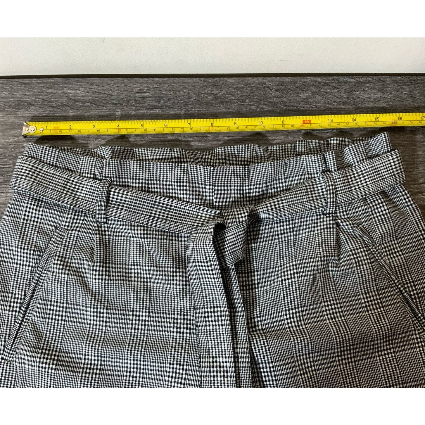 Zara Zara Trafaluc Collection Paperbag Black and White Plaid Pant Size 28" / US 6 / IT 42 - 4 Thumbnail