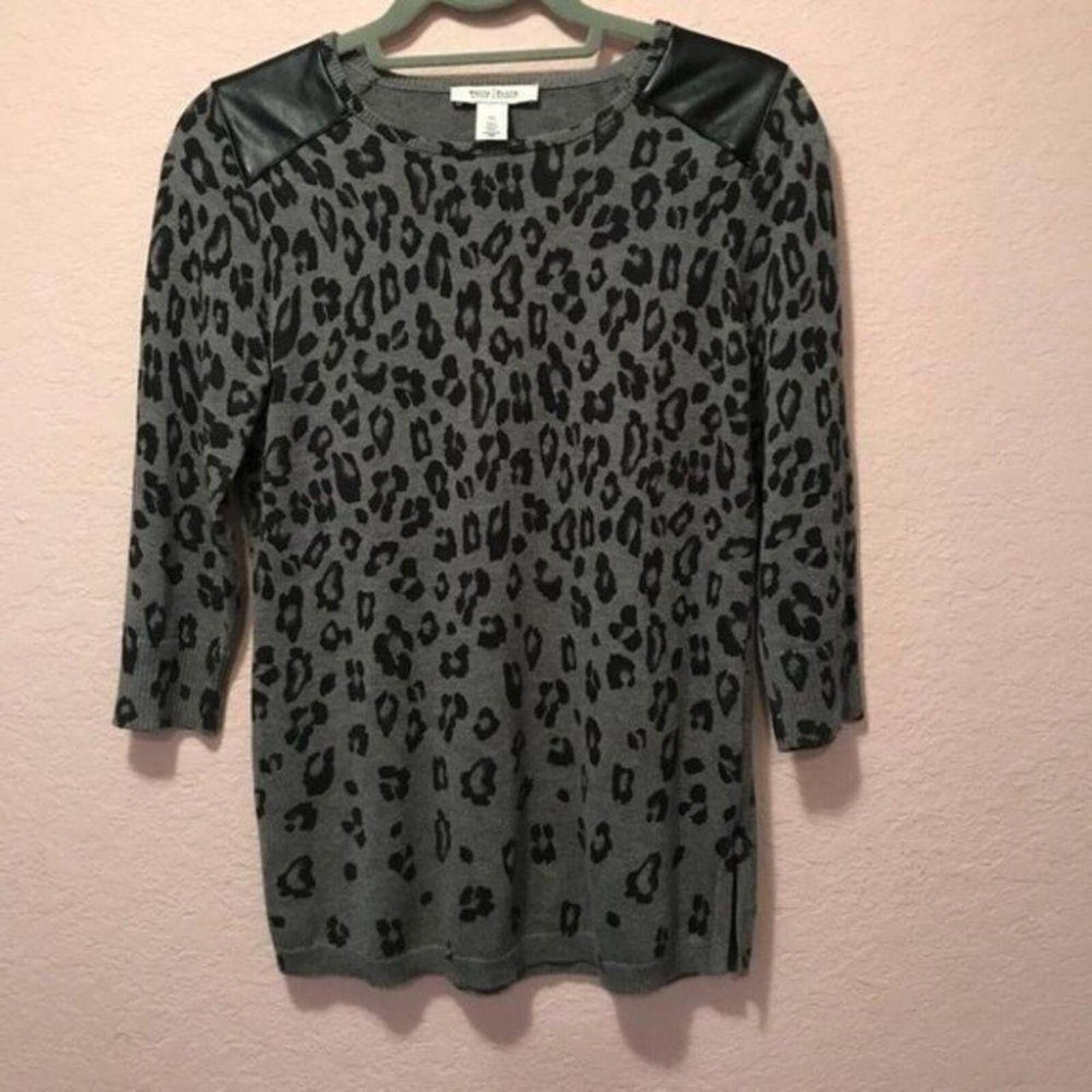 Other White House Black Market Gray and Black Leopard Print Sweate Size S / US 4 / IT 40 - 2 Thumbnail