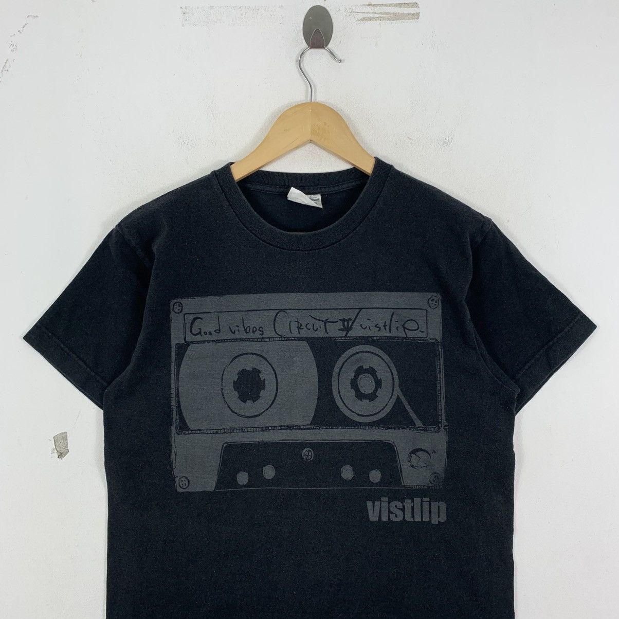 Japanese Brand VISTLIP Good Vibes Circuit 2 Japanese Band Tshirt Size US M / EU 48-50 / 2 - 3 Thumbnail