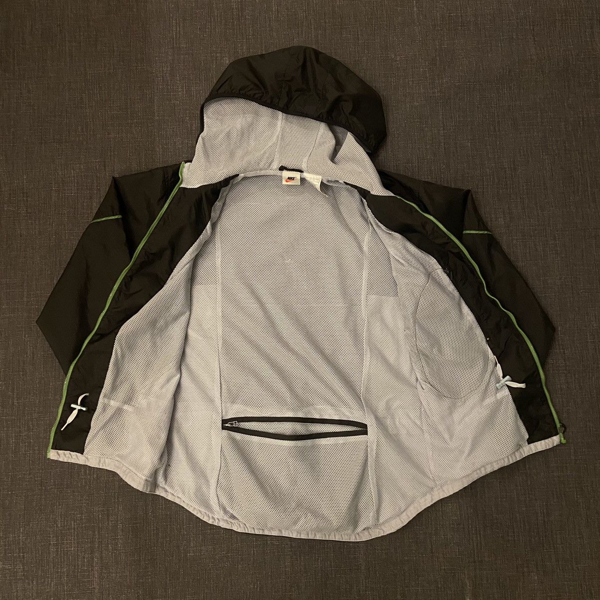 Nike × Vintage Vintage 90s Nike Windbreaker Big Logo Jacket Size US S / EU 44-46 / 1 - 5 Thumbnail