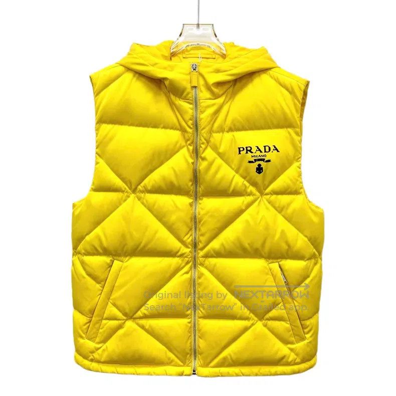 Prada Prada Yellow logo diamond hooded down vest Size US M / EU 48-50 / 2 - 1 Thumbnail
