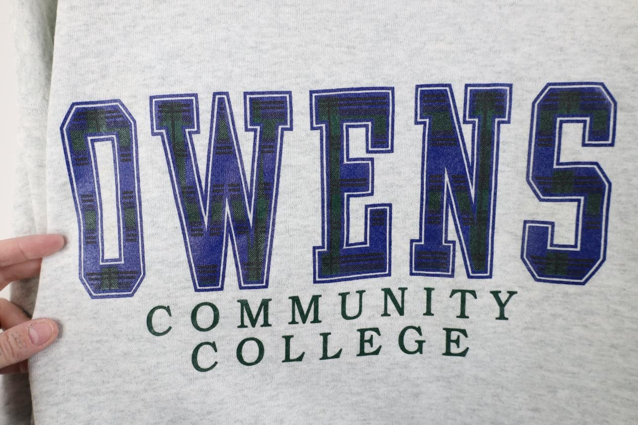 Vintage Vintage 90s Owens Community College Crewneck Sweatshirt USA Size L / US 10 / IT 46 - 4 Thumbnail
