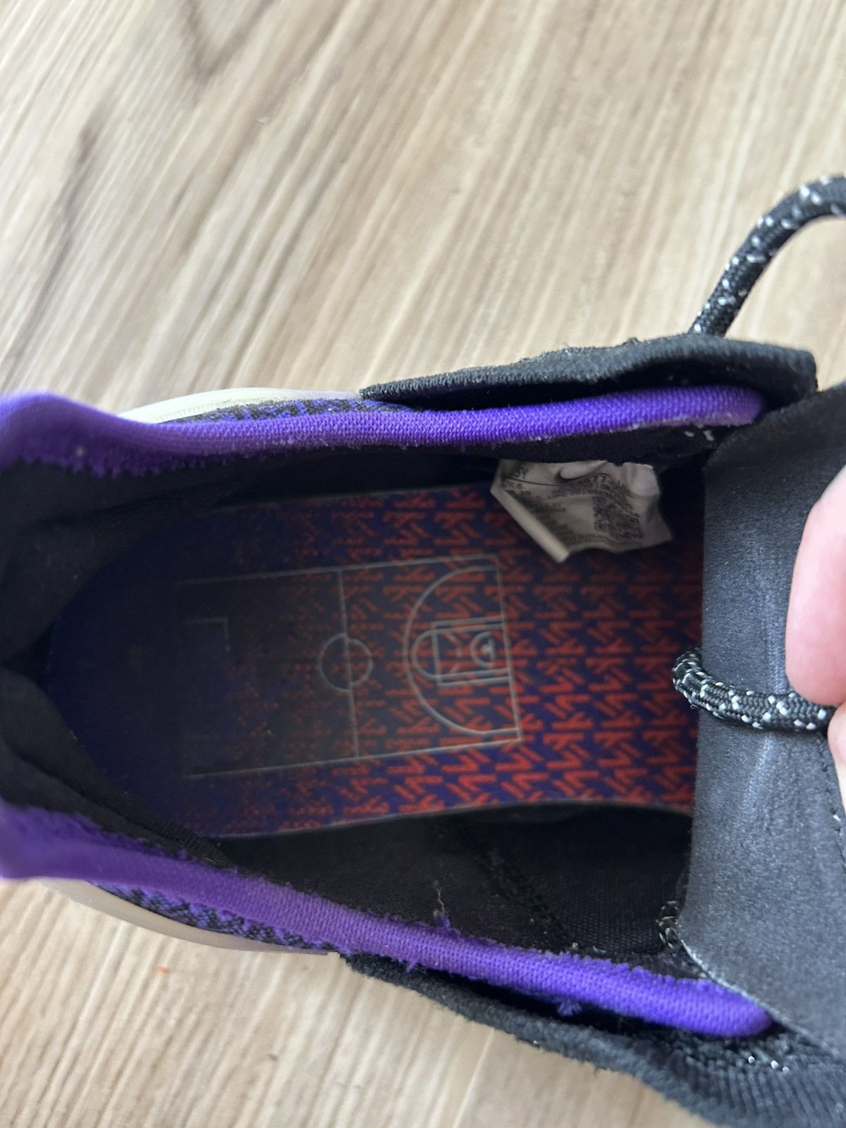 Nike Nike Lebron 18 Low Cosmic Court Size US 6.5 / EU 39-40 - 5 Thumbnail