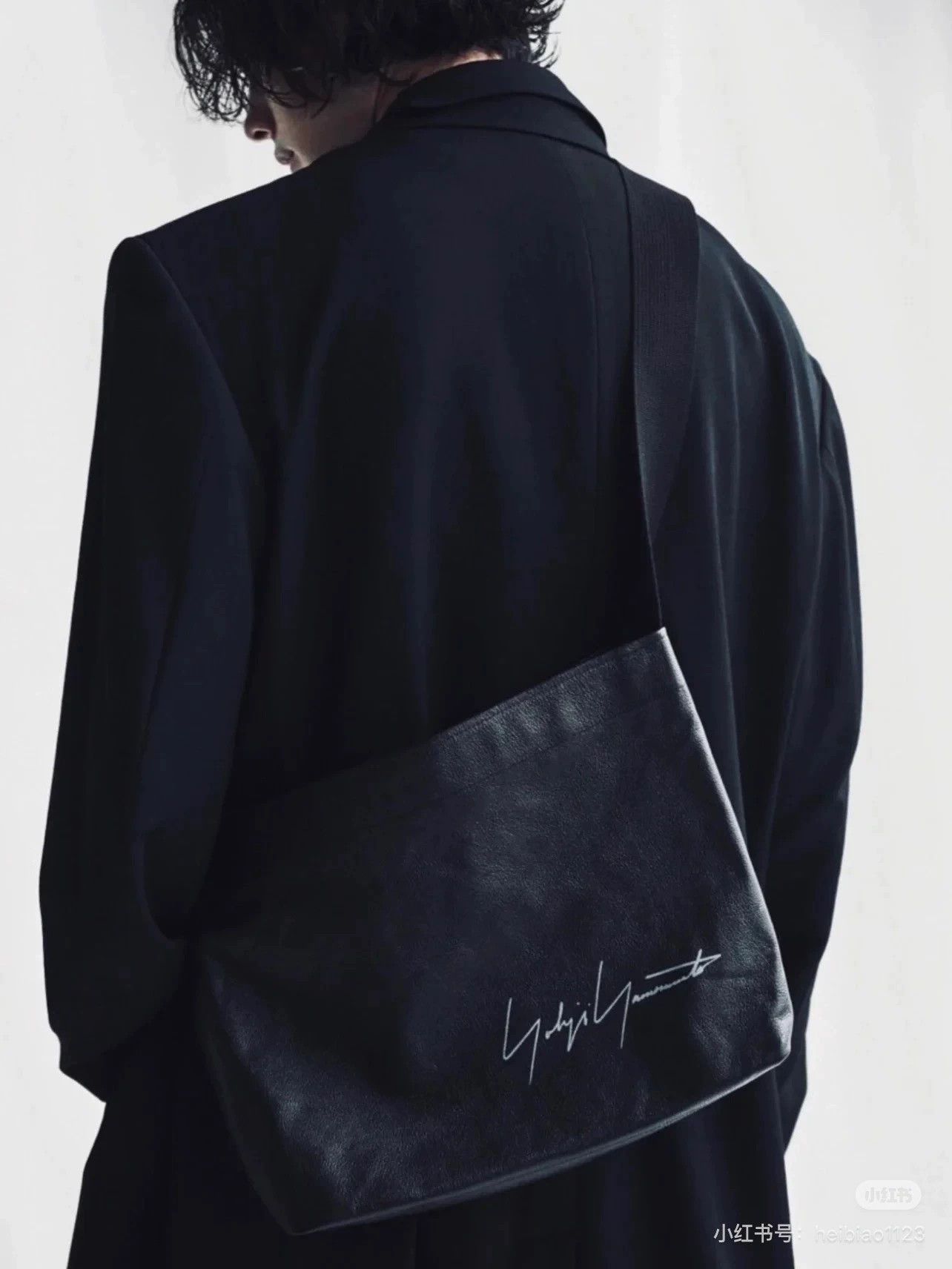 Yohji Yamamoto Yohji Yamamoto Aoyama Ltd Sign Leather Crossbody 9/10 Size ONE SIZE - 2 Thumbnail