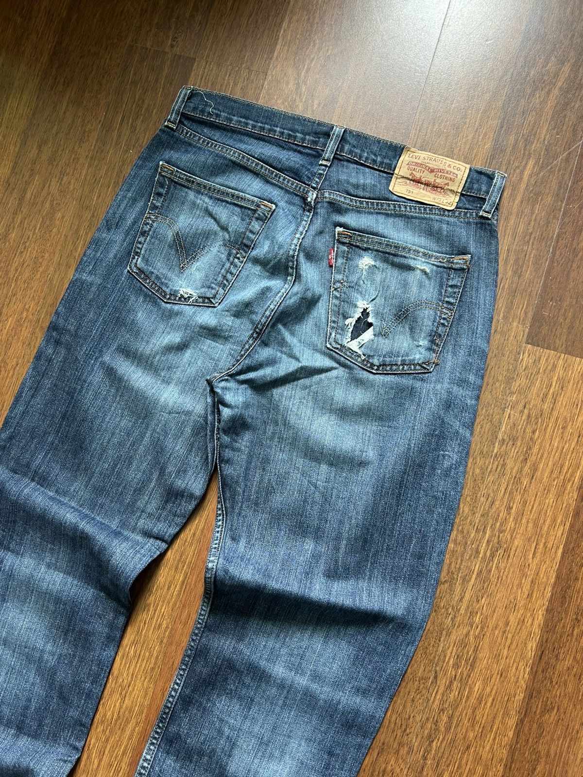 Levi's Vintage Levis 751 Denim Jeans Wash Faded Men’s Size W33 L32 Size US 33 - 4 Thumbnail