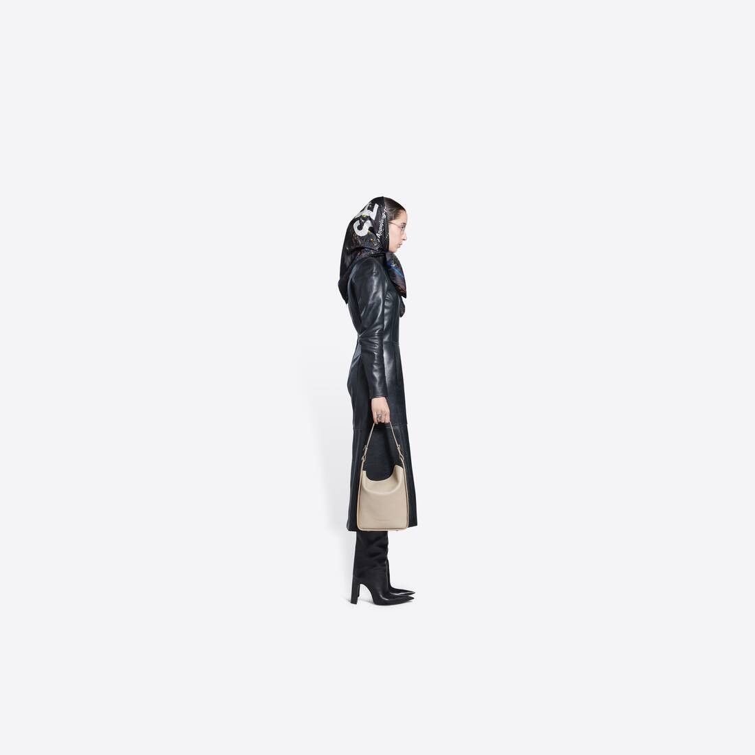 Balenciaga o1tr1nto0525 Size: OS / Tool 2.0 Small Tote Bag in Beige Size ONE SIZE - 2 Thumbnail