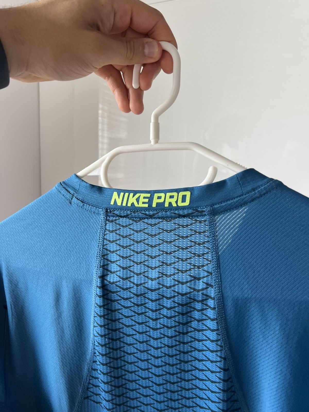 Nike ‼️Nike Pro Combat Hypercool Pitted Onyx Tyle Gym T-Shirt‼️ Size US S / EU 44-46 / 1 - 13 Thumbnail