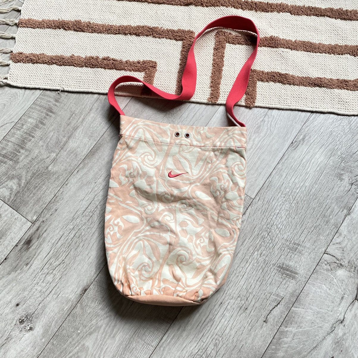 Nike × Vintage NIKE Y2K PEACH CROSSBODY BAG Size ONE SIZE - 1 Thumbnail