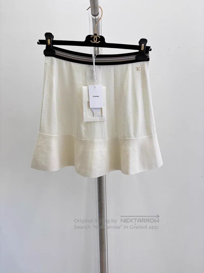 Chanel Chanel White college-style casual skirt Size 24" / US 00 / IT 34 - 1 Thumbnail