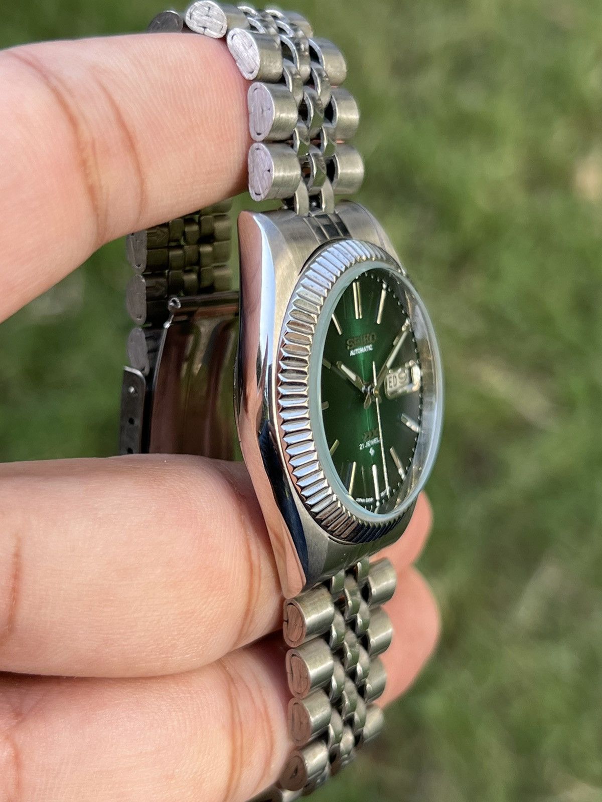 Japanese Brand Seiko DX Automatic Fluted Bazel Day/Date Japan Size 36 - 9 Thumbnail