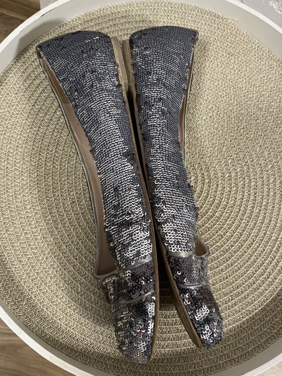 Salvatore Ferragamo Salvatore Ferragamo Varina Vara Sequin Silver Ballet Flats Size US 9 / IT 39 - 6 Thumbnail