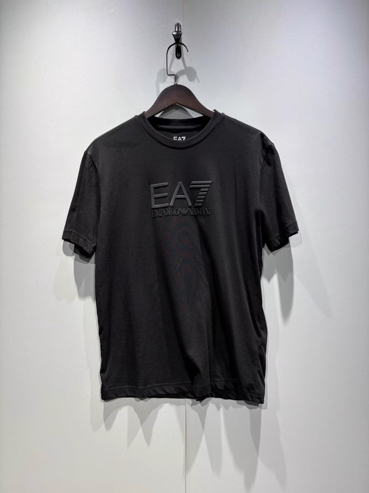 Emporio Armani EMPORIO ARMANI EA7 Black Short Sleeve T-shirt K36 Size US S / EU 44-46 / 1 - 1 Thumbnail