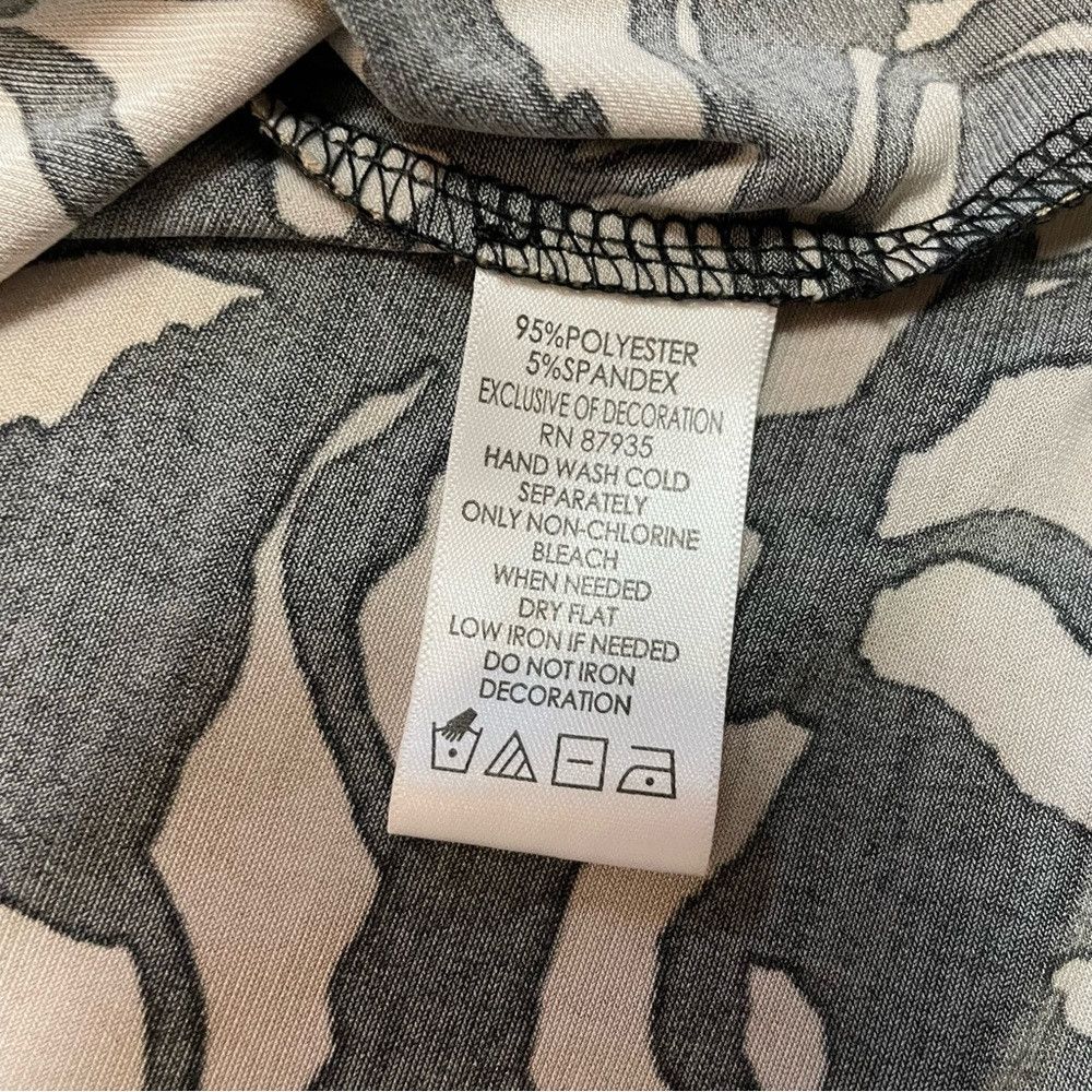 Other Susan Graver Floral Liquid Knit Embellished Neck Tunic Top Size L / US 10 / IT 46 - 8 Thumbnail