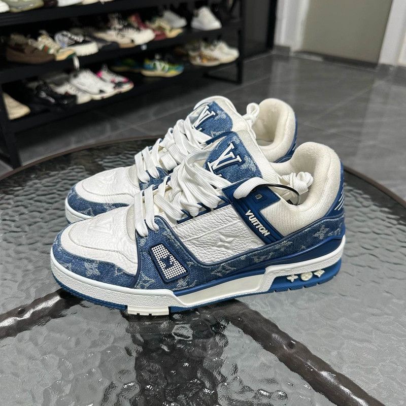 Louis Vuitton Louis Vuitton Trainer Sneakers in Blue and White 0079 Size US 9 / IT 39 - 1 Thumbnail