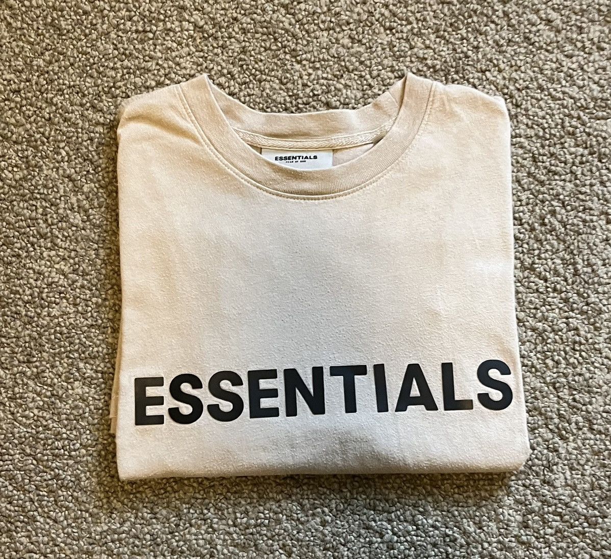 Essentials × Fear of God Fear of God Essentials Taupe Logo T-Shirt Size US S / EU 44-46 / 1 - 4 Thumbnail