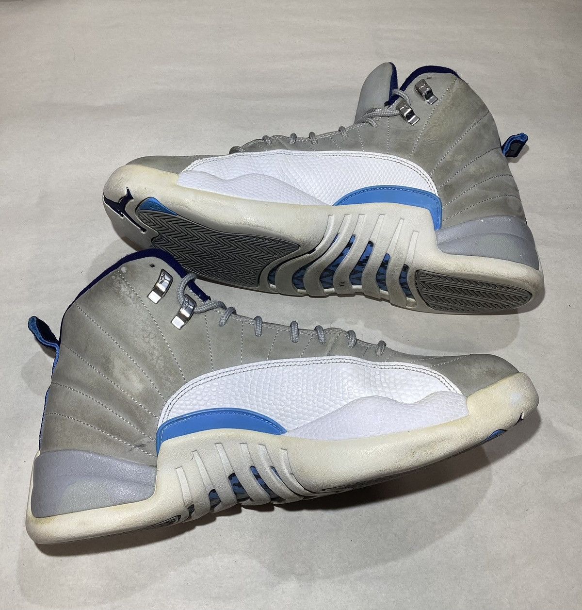 Jordan Brand Air Jordan 12 UNC Size 11 Mens Authentic Size US 11 / EU 44 - 7 Thumbnail
