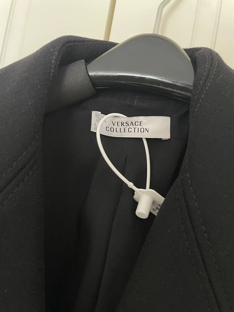Versace Versace A glossy cocoon-shaped coat Size M / US 6-8 / IT 42-44 - 4 Thumbnail