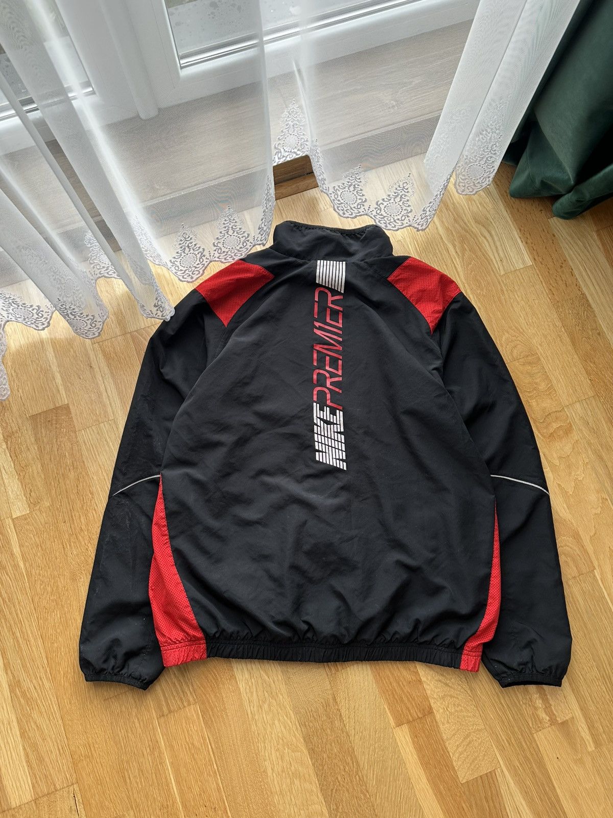 Nike Vintage Nike Premier Nylon Jacket Y2K 2000s Swoosh Logo Size US L / EU 52-54 / 3 - 5 Thumbnail