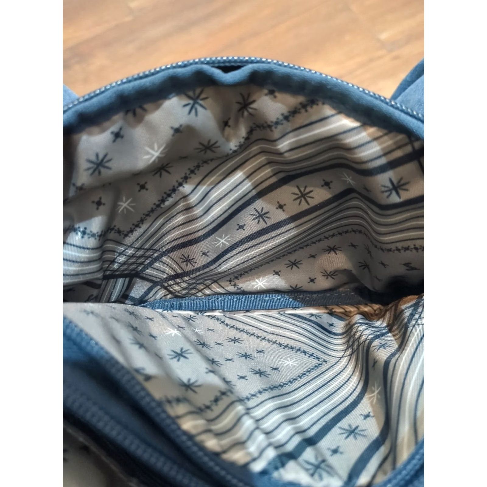 Vintage Lug Crossbody Bag Convertible Belt Bag Small Blue Winter Snowflake Paws Pattern Size ONE SIZE - 6 Thumbnail
