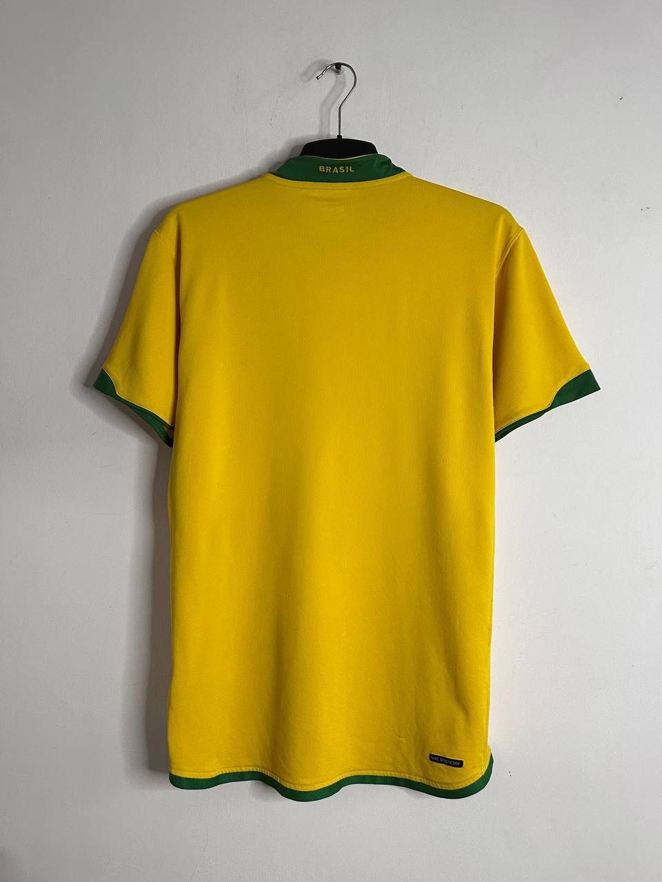 Nike Nike Brazil Home Soccer Jersey 2006–08 Yellow L Football Y2K Size US L / EU 52-54 / 3 - 10 Thumbnail