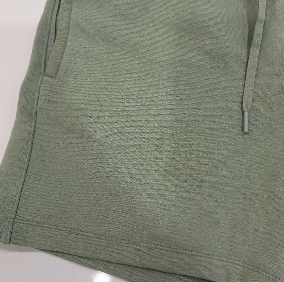 Lululemon Lululemon Sweat Shorts Green Size Large Size US 34 / EU 50 - 2 Thumbnail