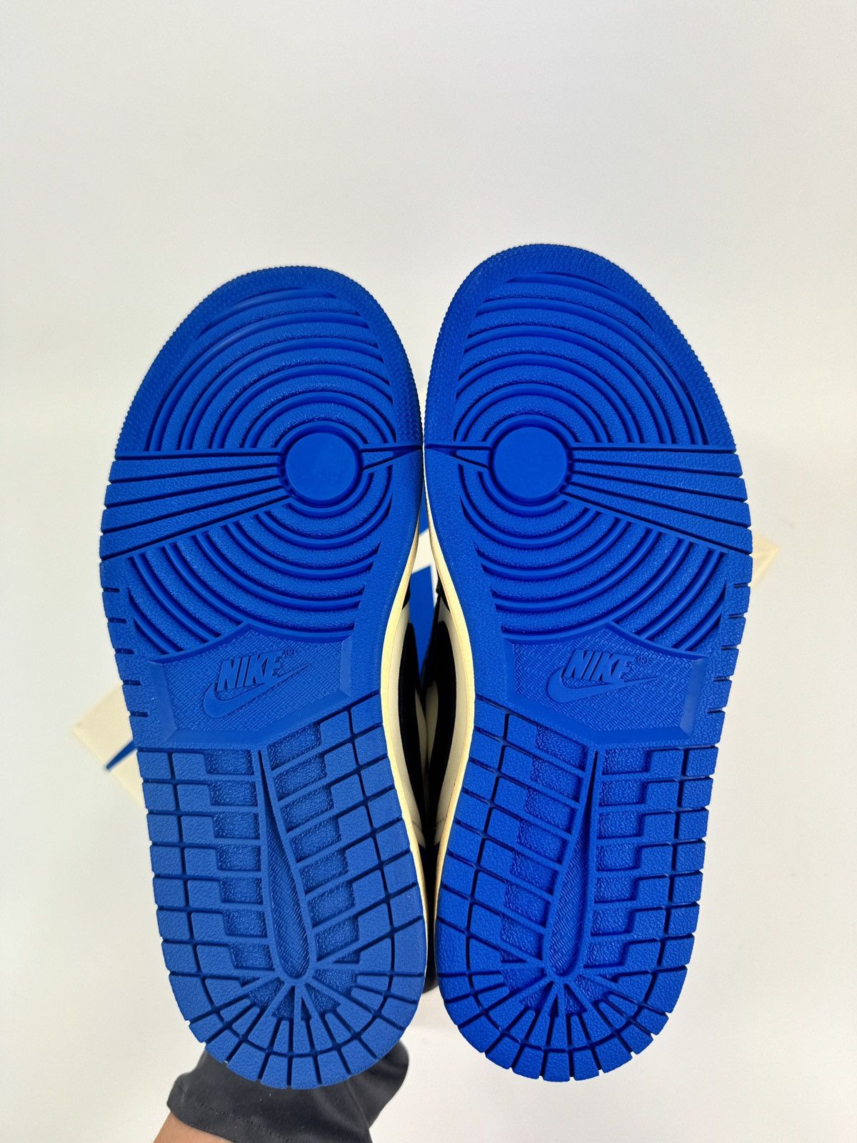 Nike × Travis Scott JORDAN 1 RETRO LOW FRAGMENT X TRAVIS SCOTT Size US 5.5 / EU 38 - 4 Thumbnail