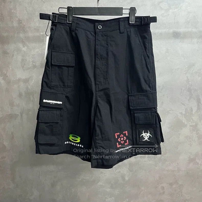 Balenciaga Balenciaga Black Letter Pocket Cargo Shorts. Size US 28 / EU 44 - 1 Thumbnail
