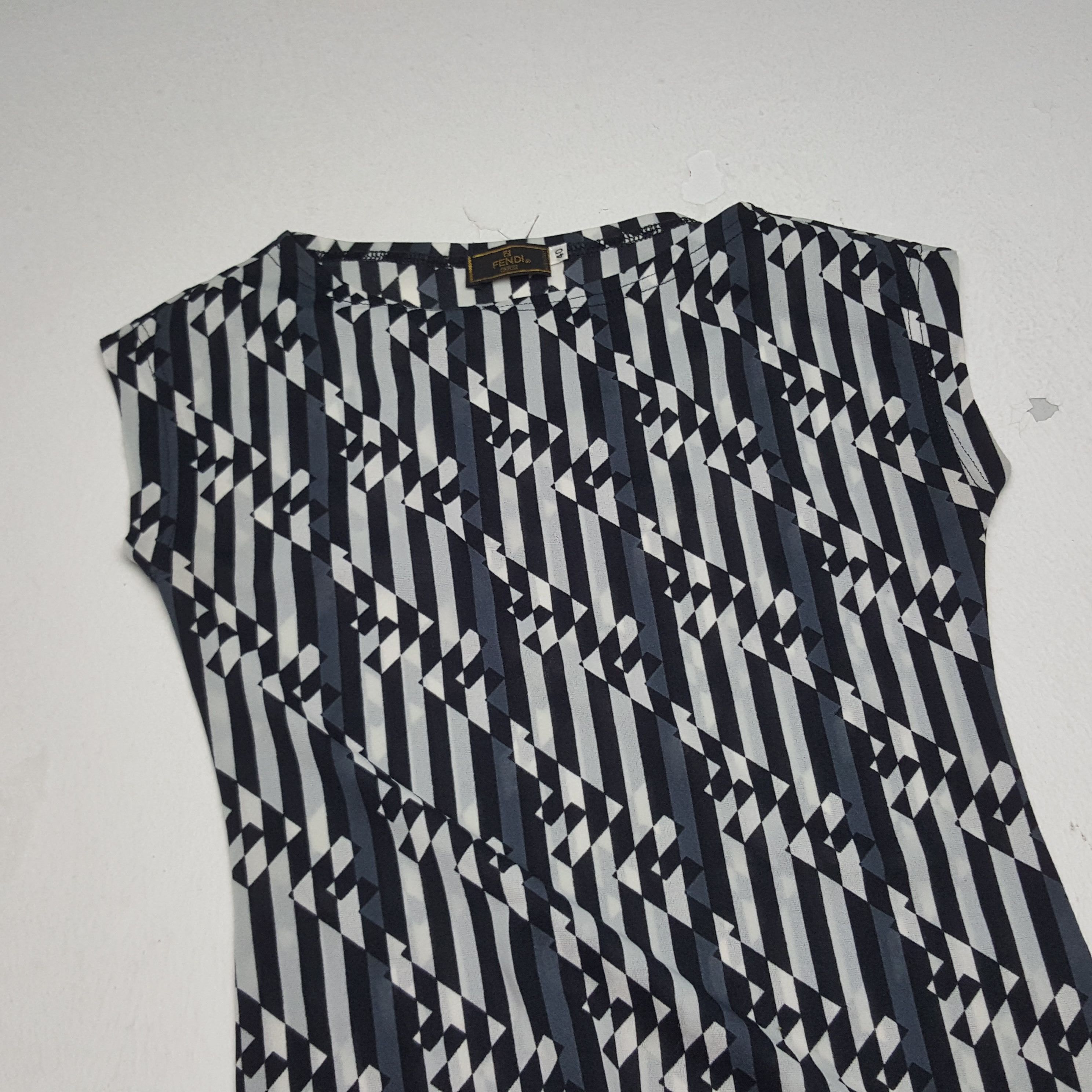 Fendi × Vintage Vintage Fendi Full Printed Blouse Shirt Size S / US 4 / IT 40 - 7 Thumbnail