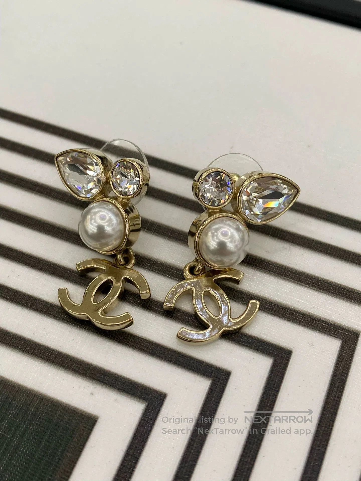 Chanel Chanel Double C Logo Pearl Earrings. Size ONE SIZE - 4 Thumbnail