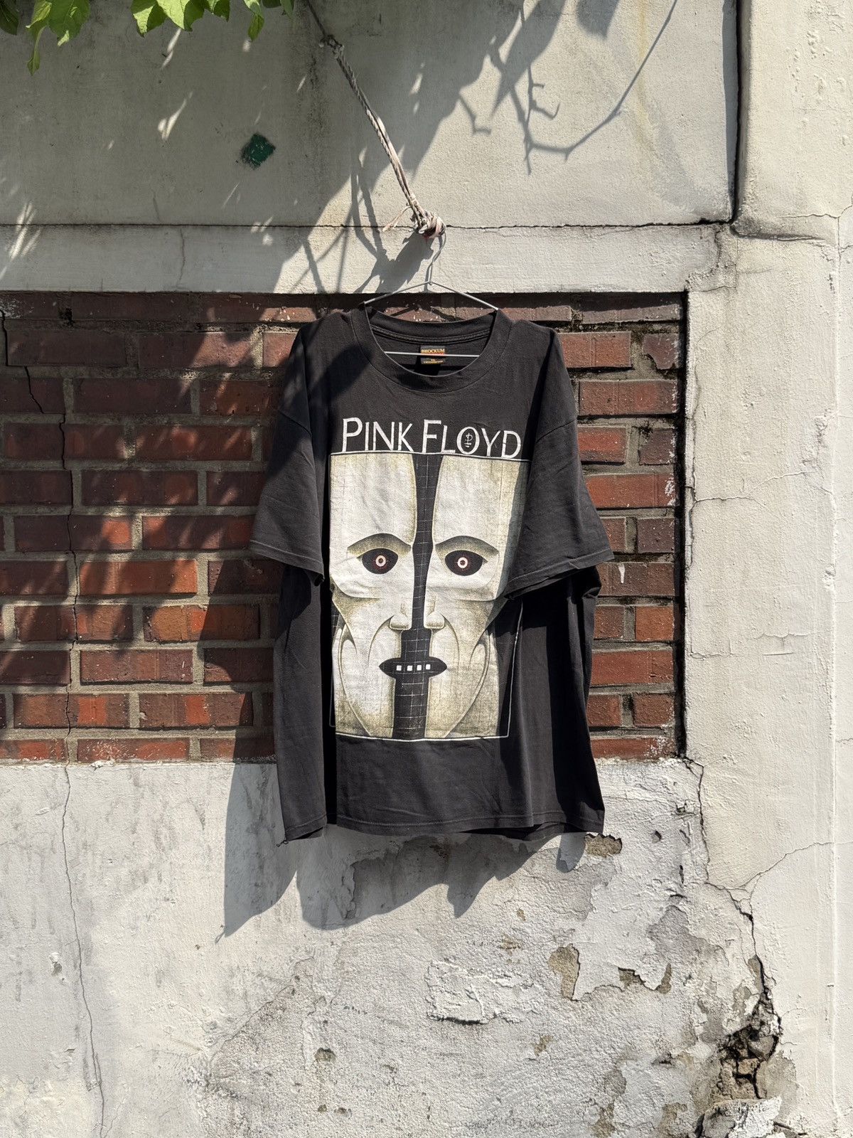 Band Tees × Pink Floyd × Vintage 90s Pink Floyd Division Bell 1994 Brockum T-shirt Size US XXL / EU 58 / 5 - 1 Thumbnail