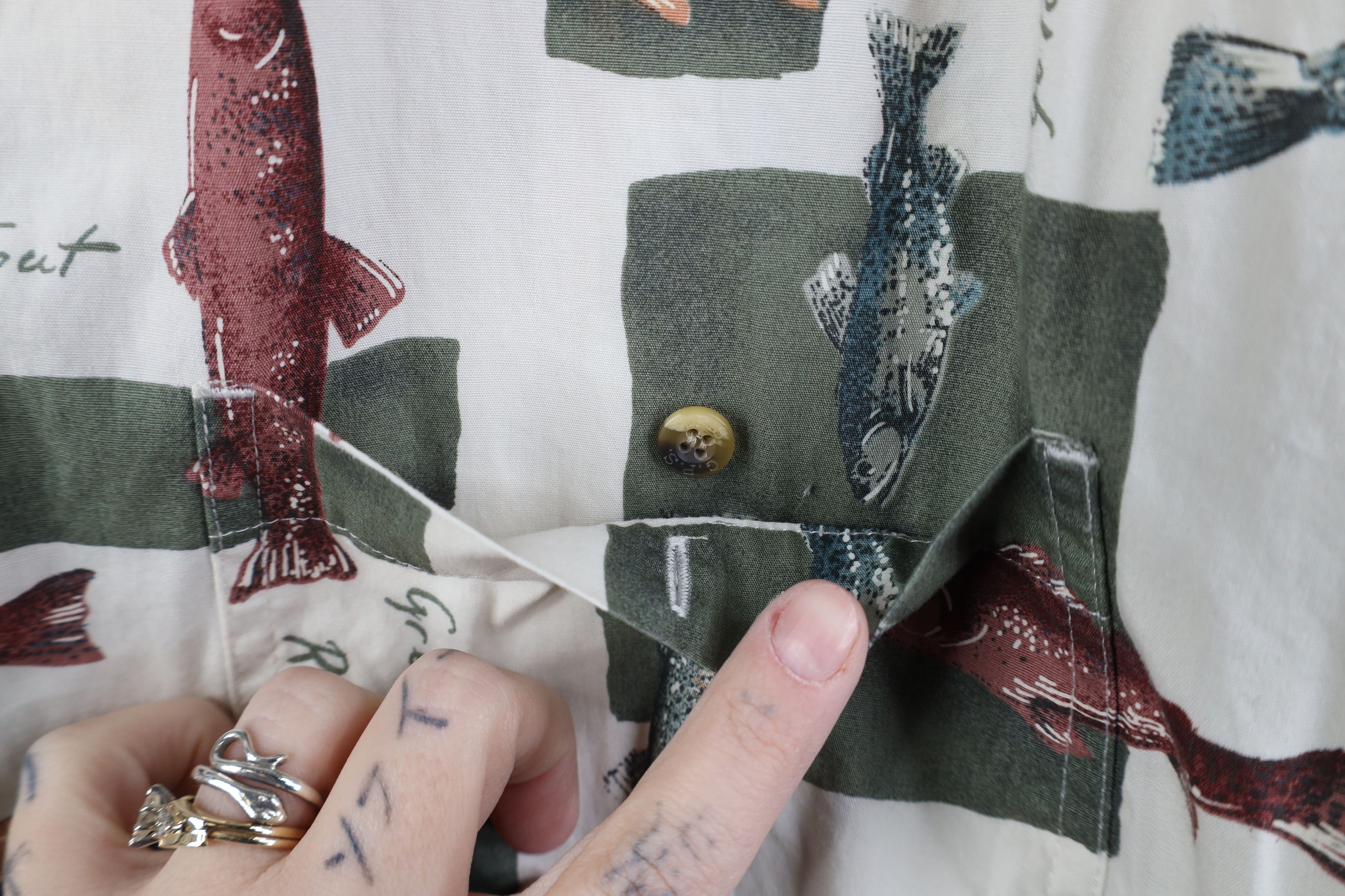 Vintage Vintage 90s Streetwear Over Print Short Sleeve Button Shirt Size US XL / EU 56 / 4 - 5 Thumbnail
